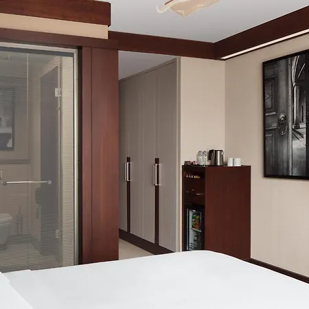 Sheraton Center 5*