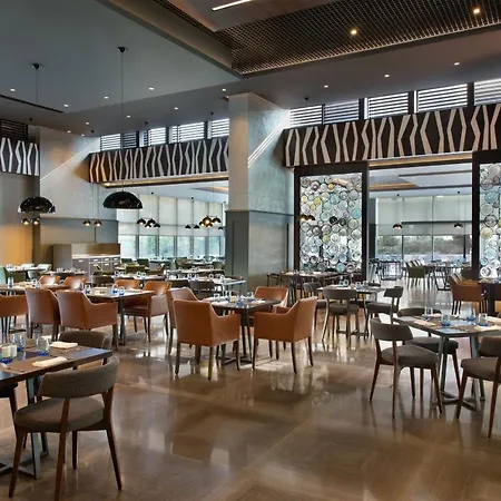 Sheraton Center מלון 5*