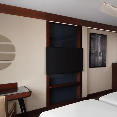 מלון Sheraton Center 5*