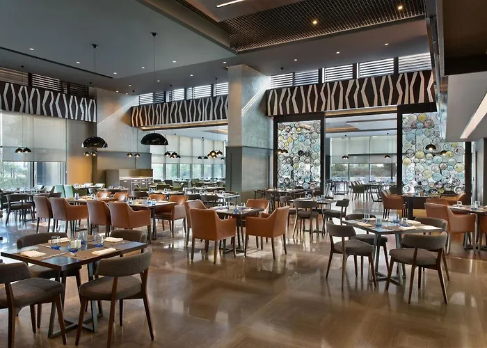 Sheraton Center מלון 5*