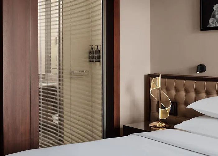 Sheraton Center מלון 5*