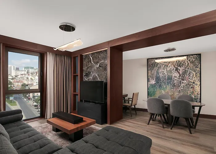 מלון Sheraton Center 5*