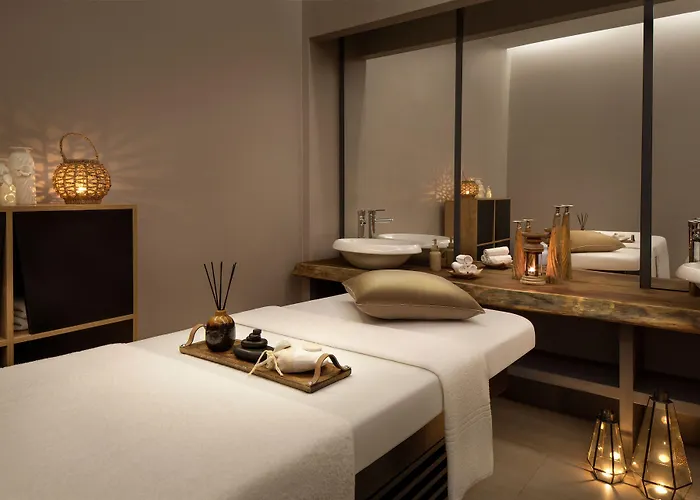 מלון Sheraton Center 5*