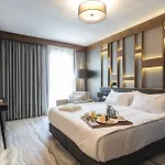 Sheraton Center 5*