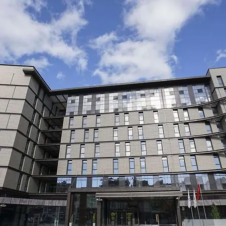 Sheraton Center Hotel 5*